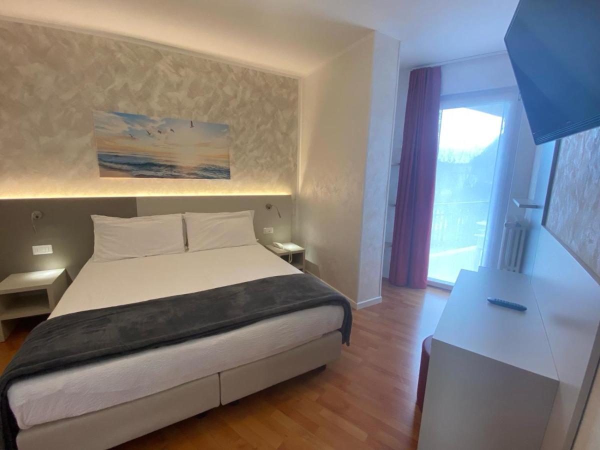 Hotel Angelini Torbole Sul Garda Bagian luar foto