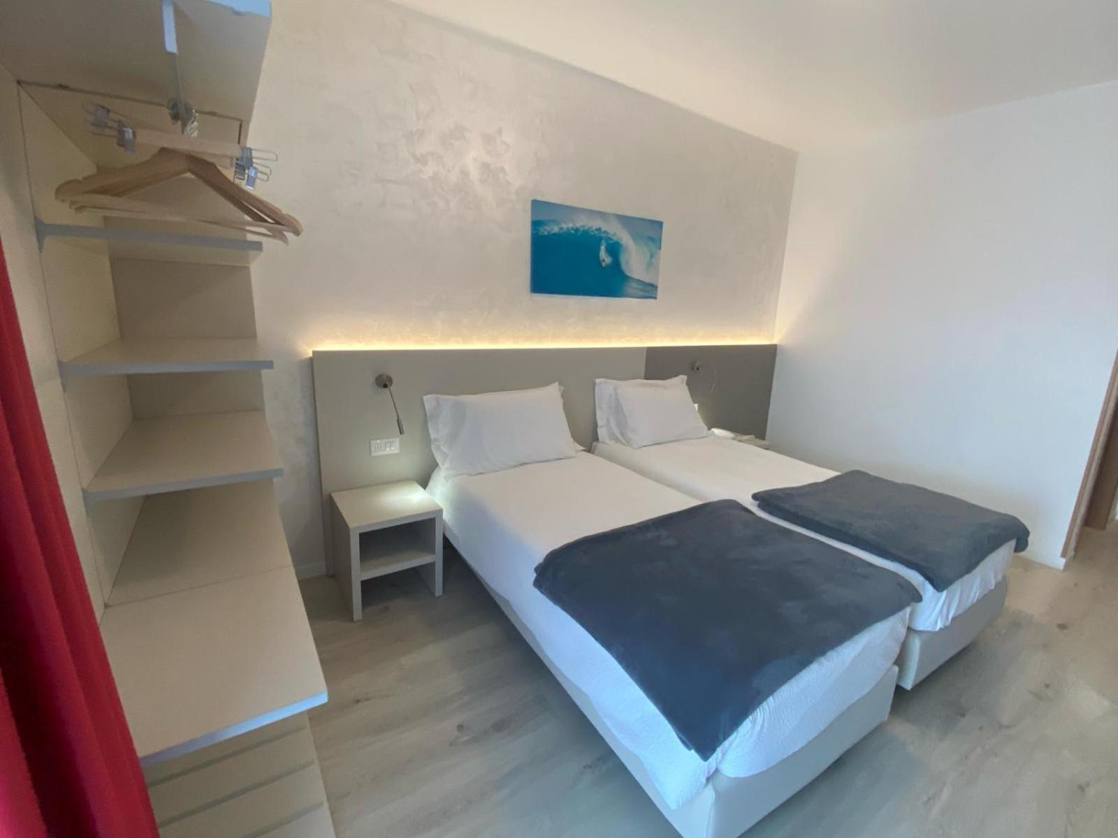 Hotel Angelini Torbole Sul Garda Bagian luar foto