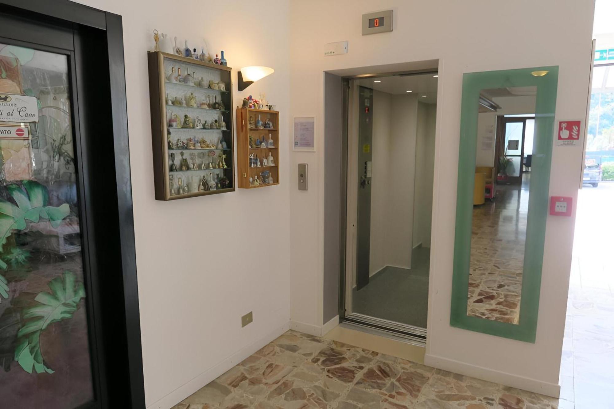 Hotel Angelini Torbole Sul Garda Bagian luar foto