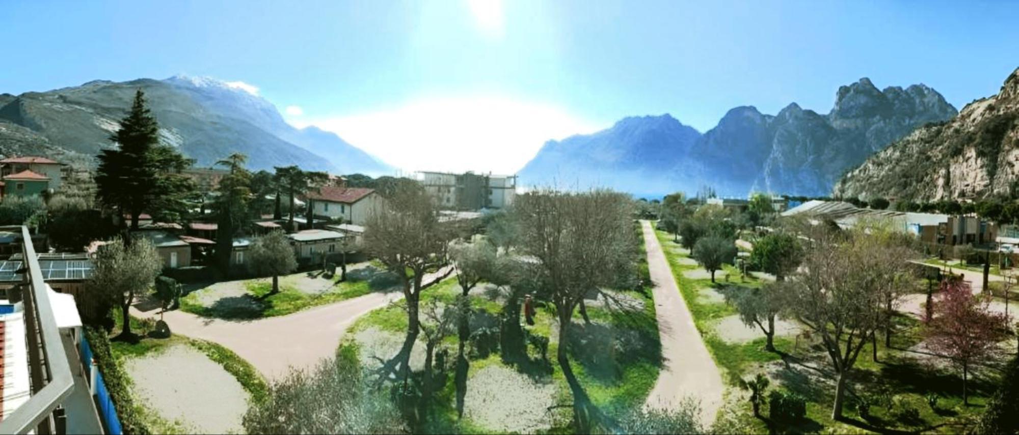 Hotel Angelini Torbole Sul Garda Bagian luar foto